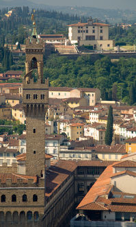 Panorama with the Signoria Palace and the
                  Uffizi Gallery - ph. Christopher Holland