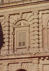 The Pitti
Palace courtyard (detail)